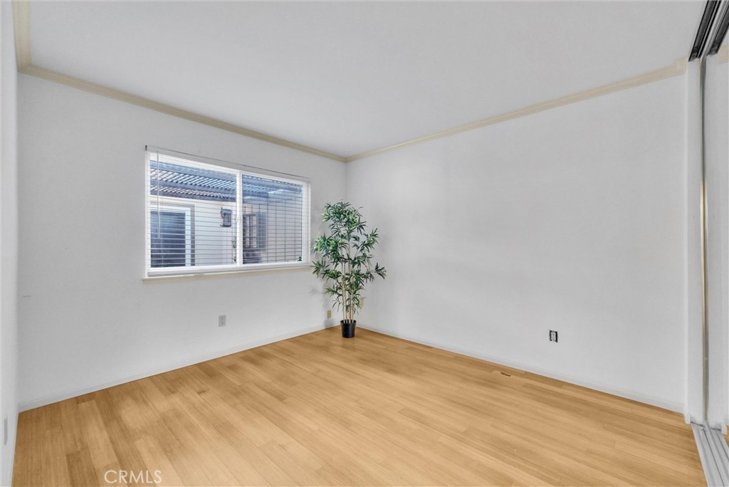 MLS #OC25255657 image #17