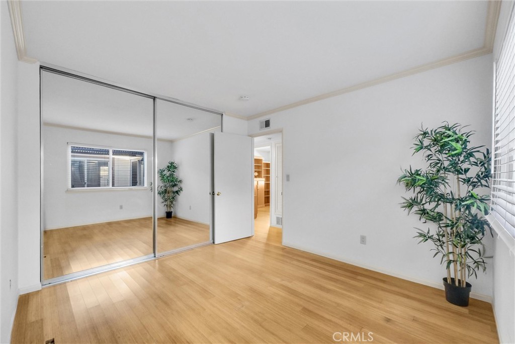 MLS #OC25255657 image #18