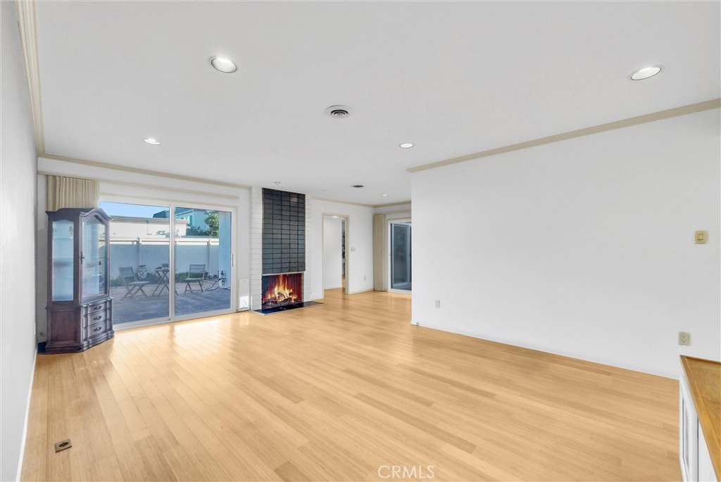 MLS #OC25255657 image #4