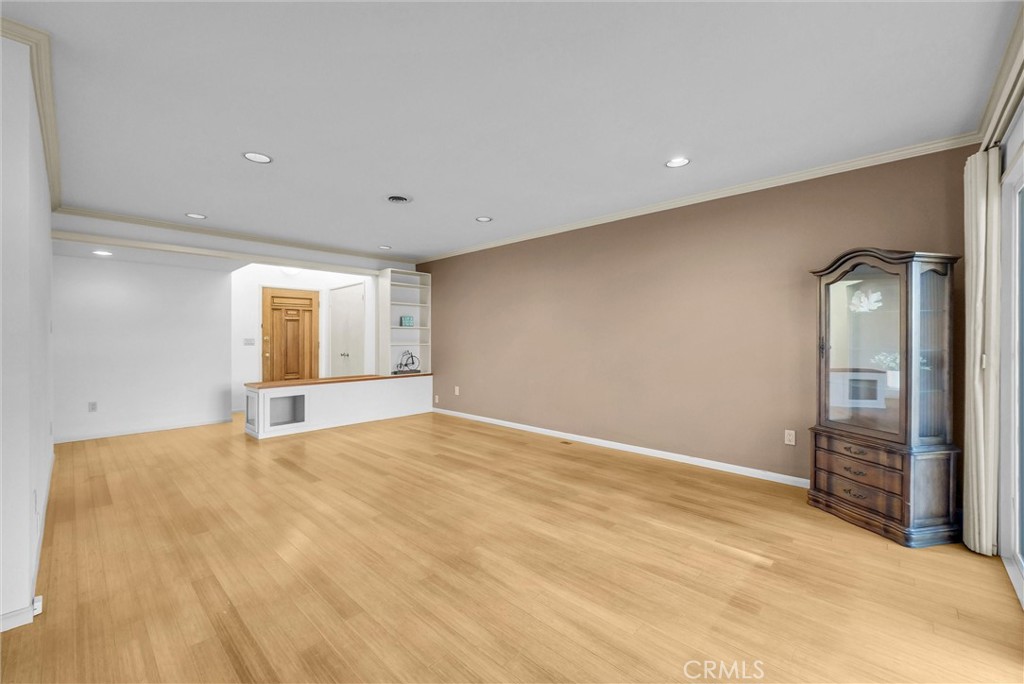 MLS #OC25255657 image #5