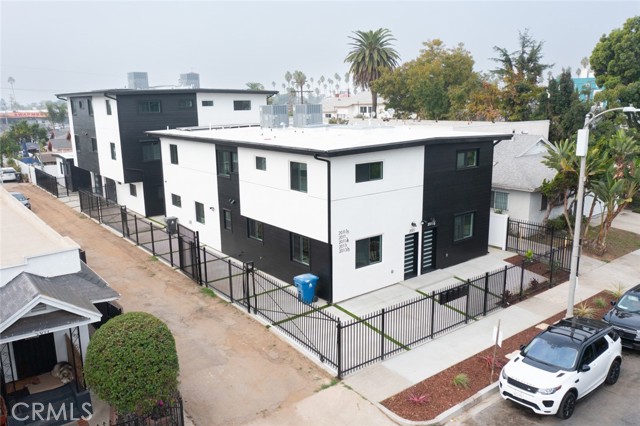 MLS #OC25255700 image #0