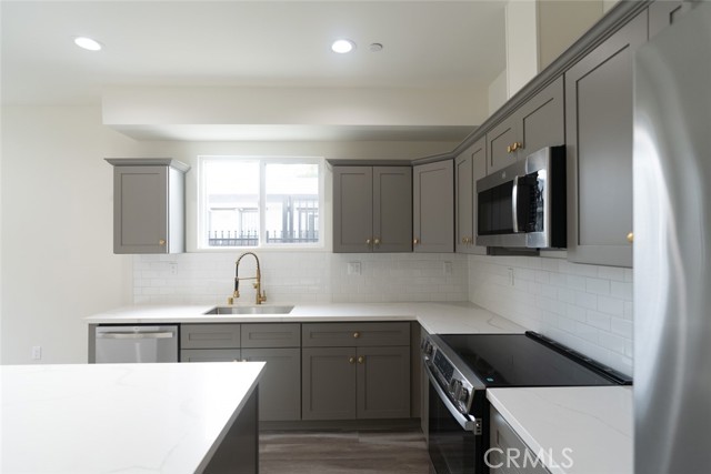 MLS #OC25255700 image #17