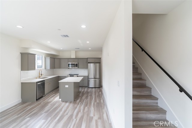 MLS #OC25255700 image #30