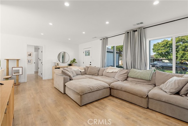 MLS #OC25255779 image #8