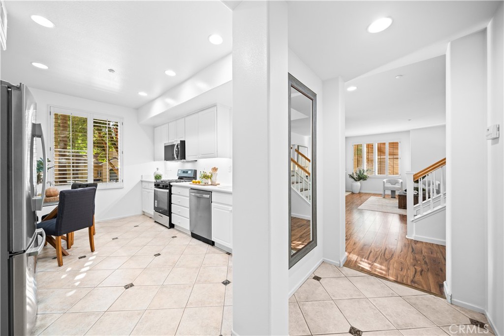 MLS #OC25255828 image #16