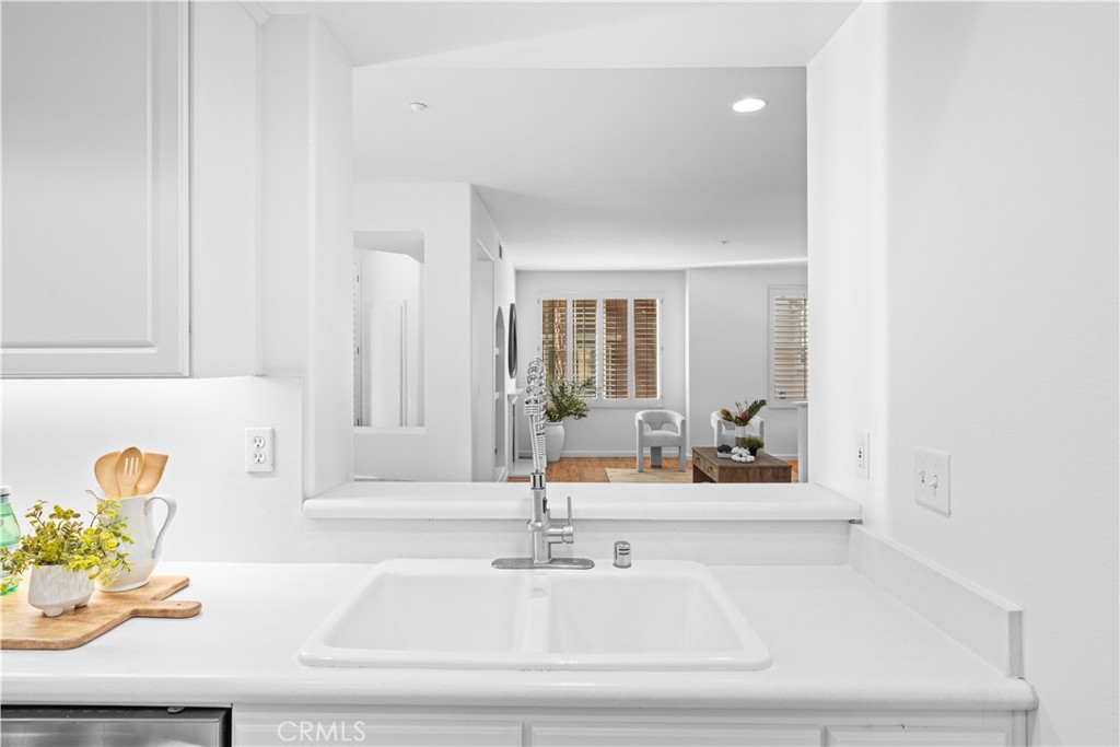 MLS #OC25255828 image #19