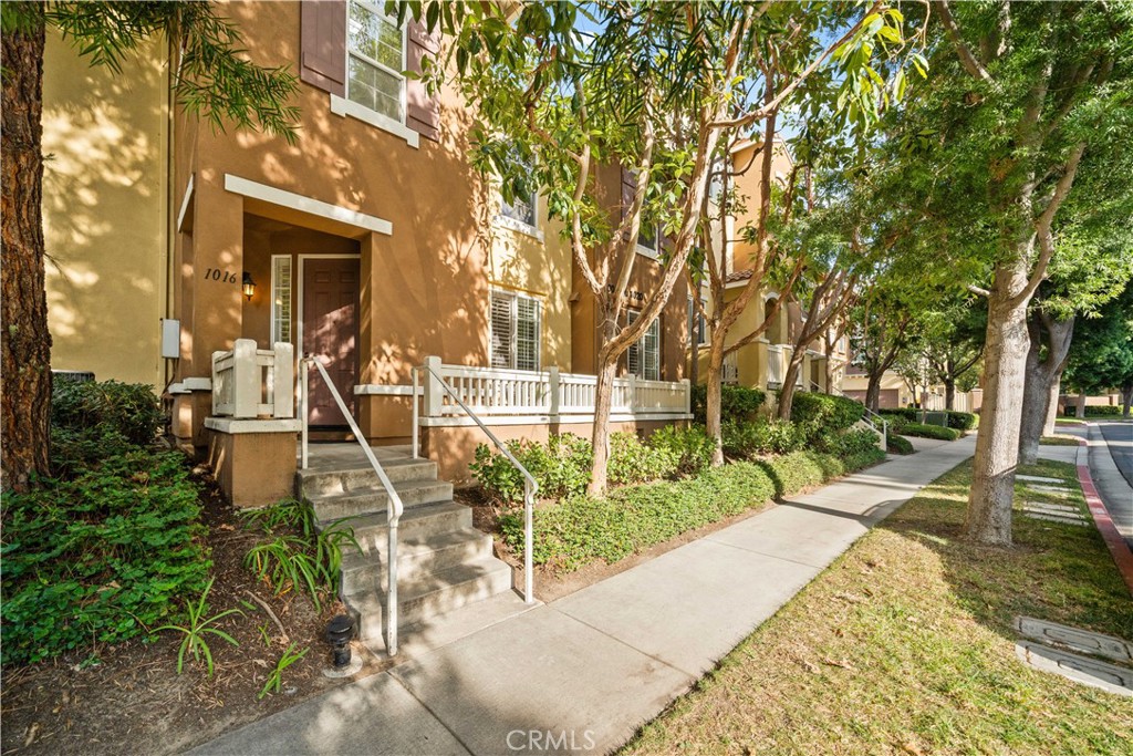 MLS #OC25255828 image #2