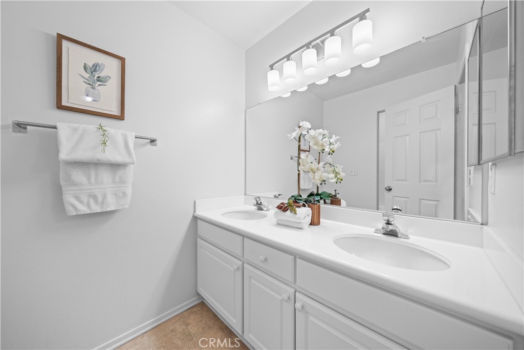 MLS #OC25255828 image #25