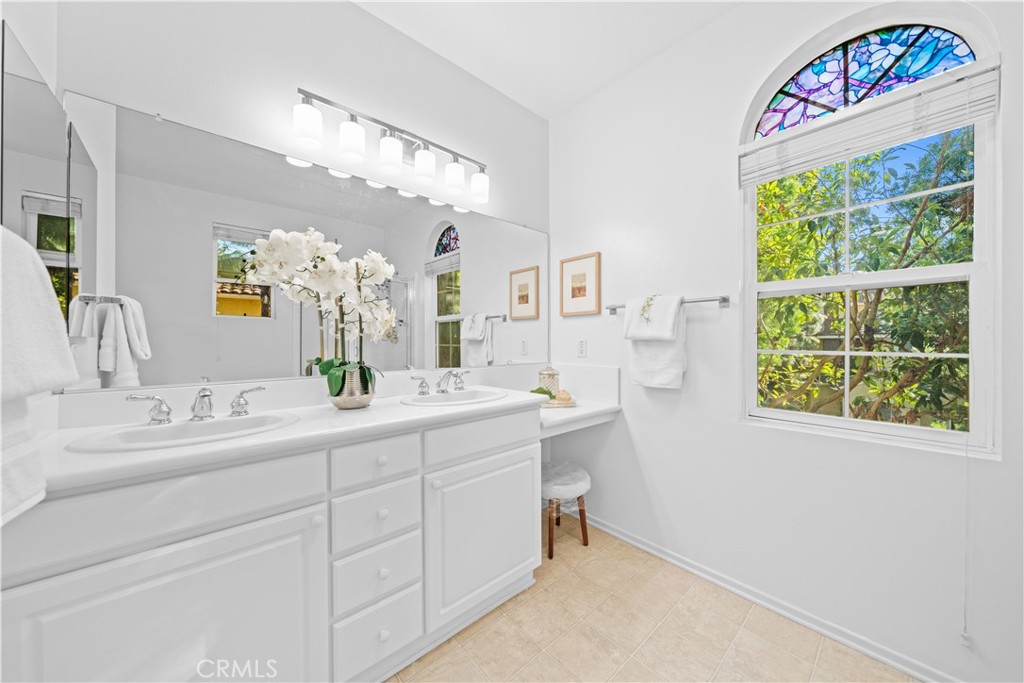 MLS #OC25255828 image #36