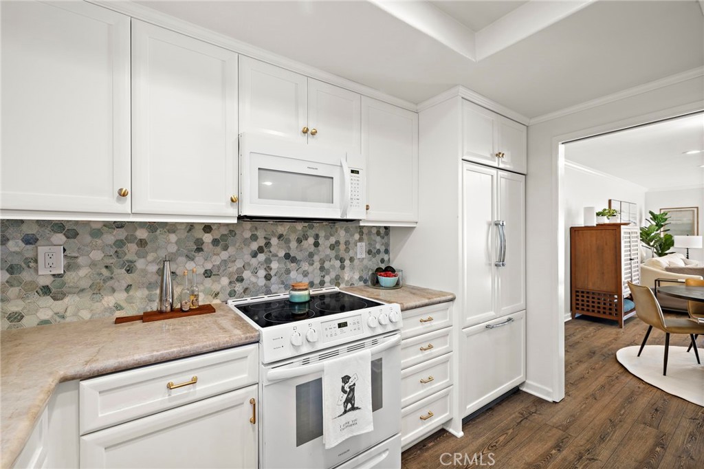 MLS #OC25255834 image #10