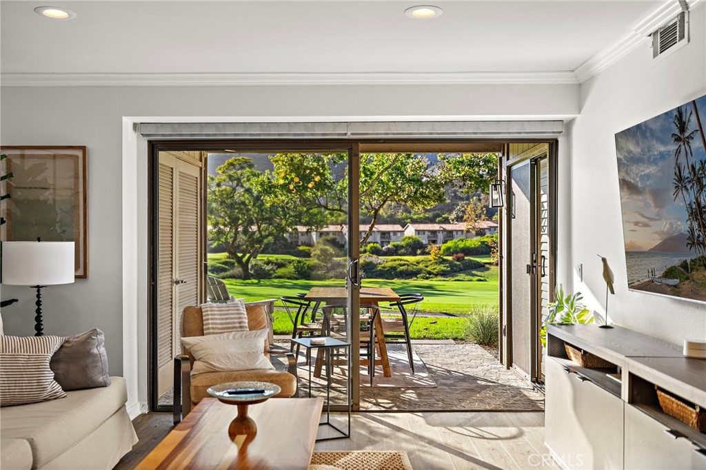 MLS #OC25255834 image #15