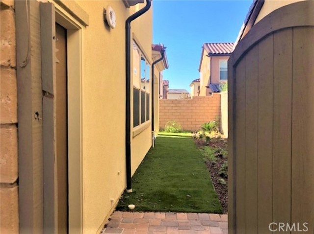 MLS #OC25255838 image #6