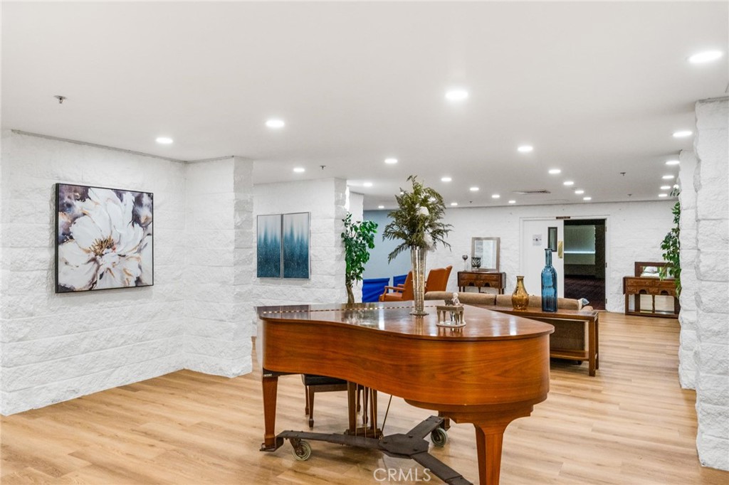 MLS #OC25255863 image #26