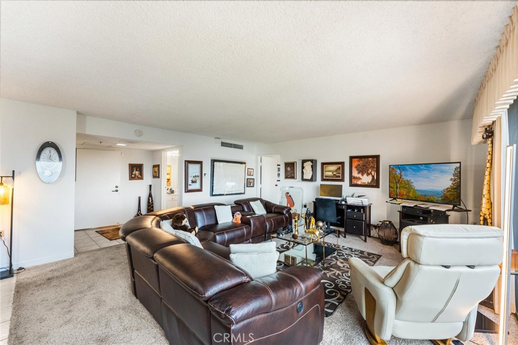 MLS #OC25255863 image #5