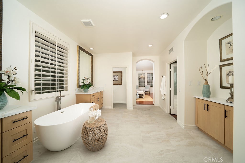 MLS #OC25255873 image #18