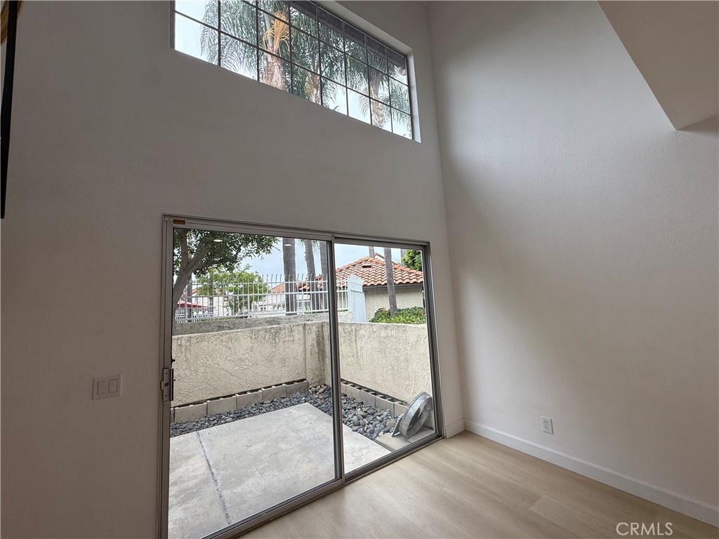 MLS #OC25255882 image #10