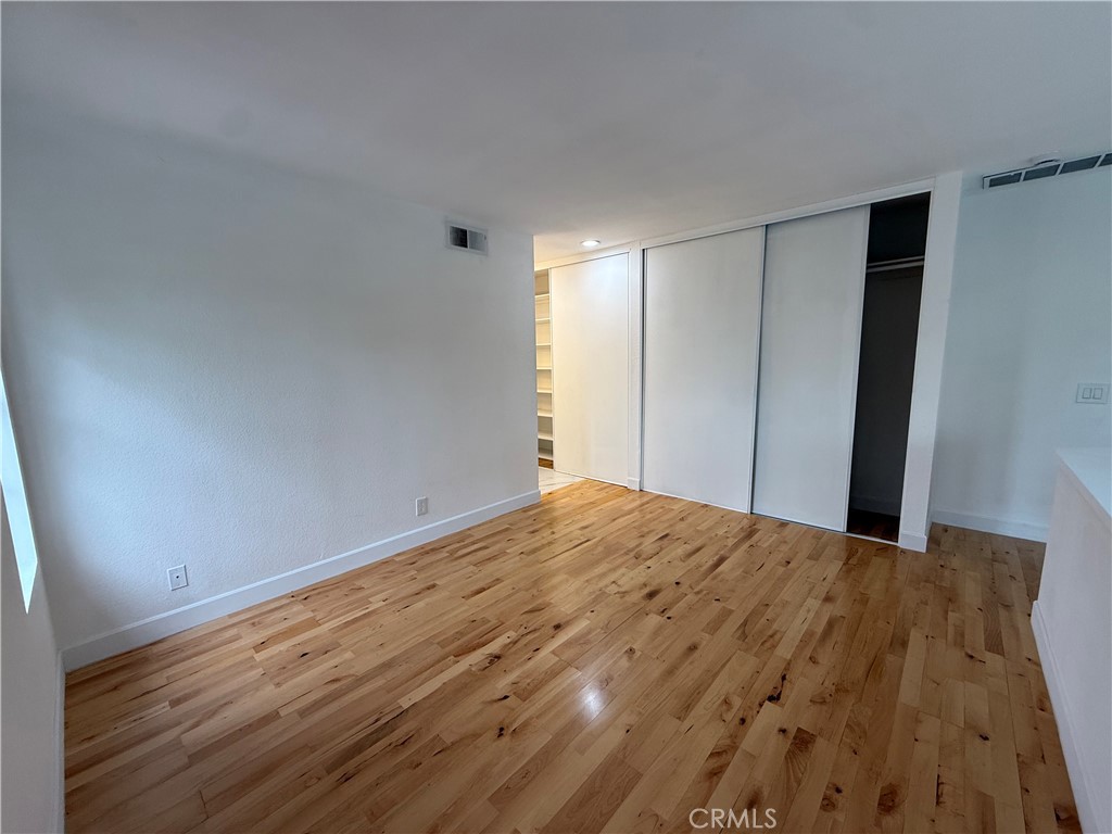 MLS #OC25255882 image #13