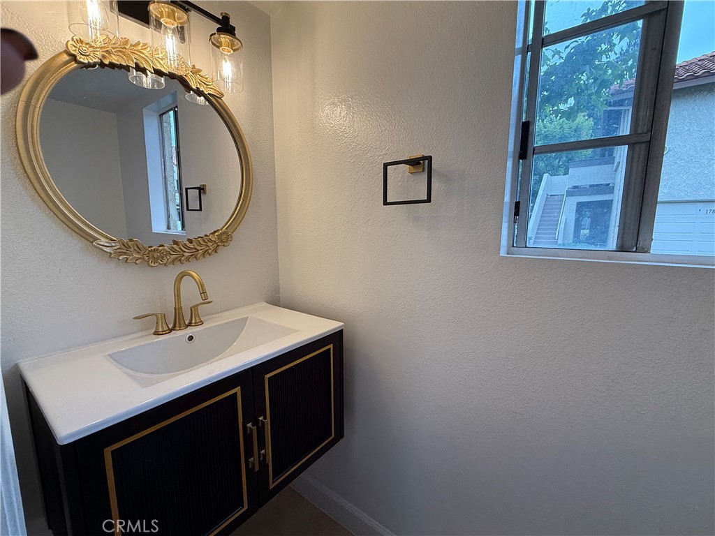 MLS #OC25255882 image #22