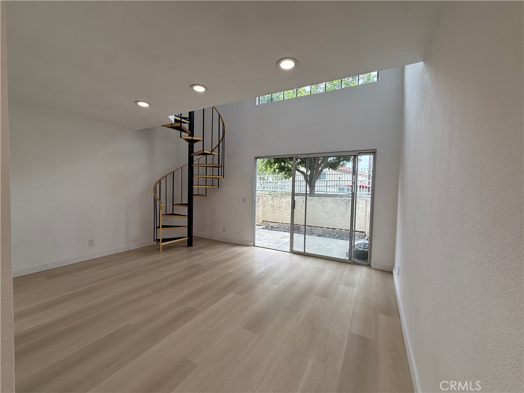 MLS #OC25255882 image #8