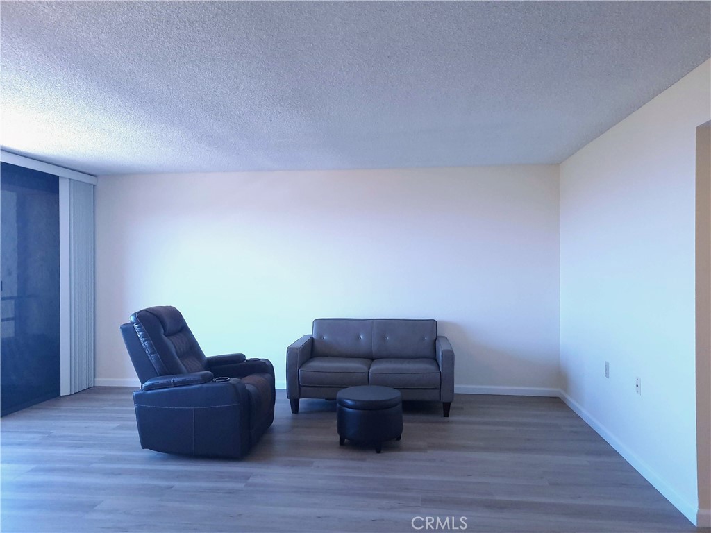 MLS #OC25255883 image #1