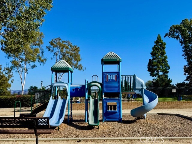 MLS #OC25255888 image #31