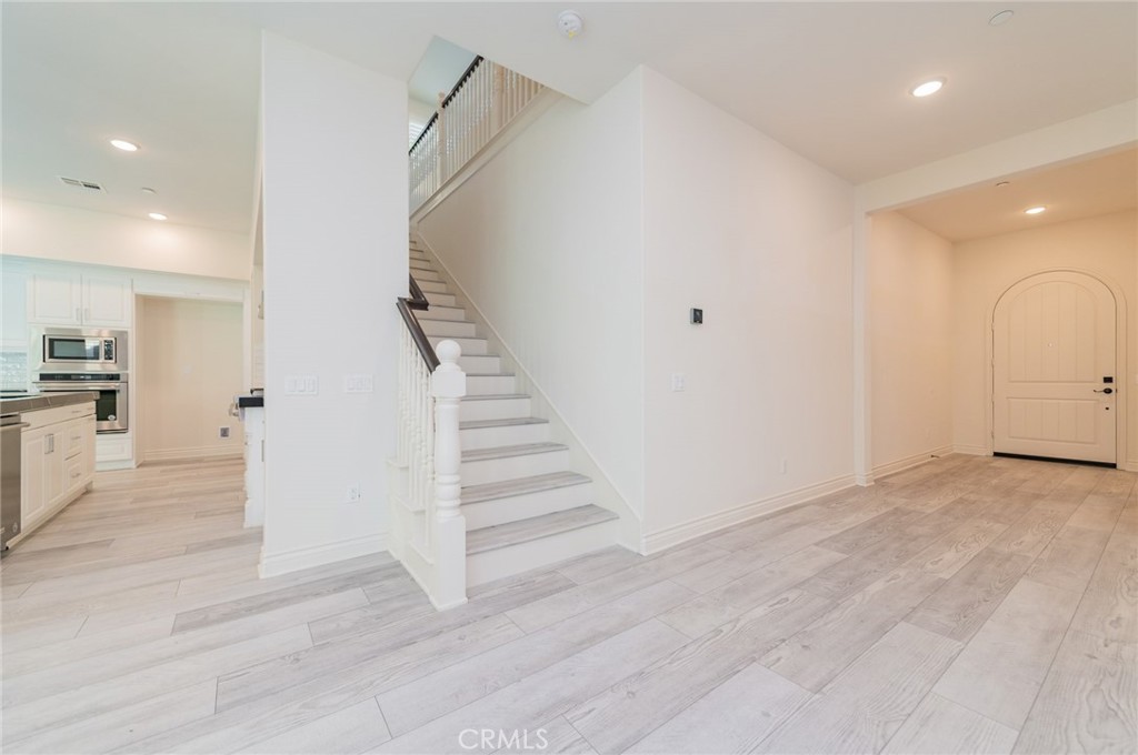 MLS #OC25255909 image #10