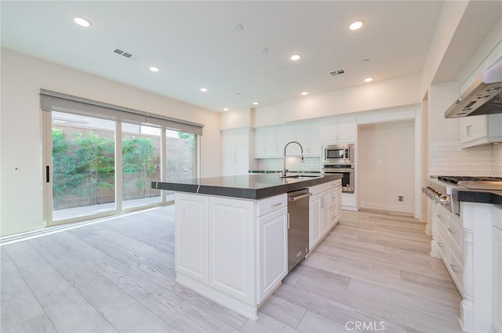 MLS #OC25255909 image #13