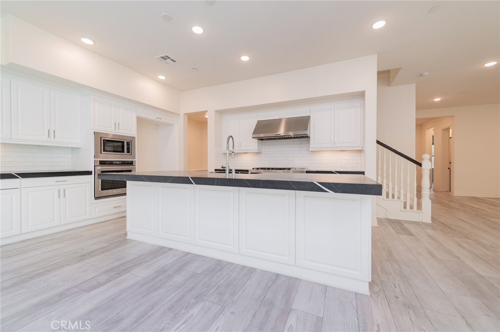 MLS #OC25255909 image #14