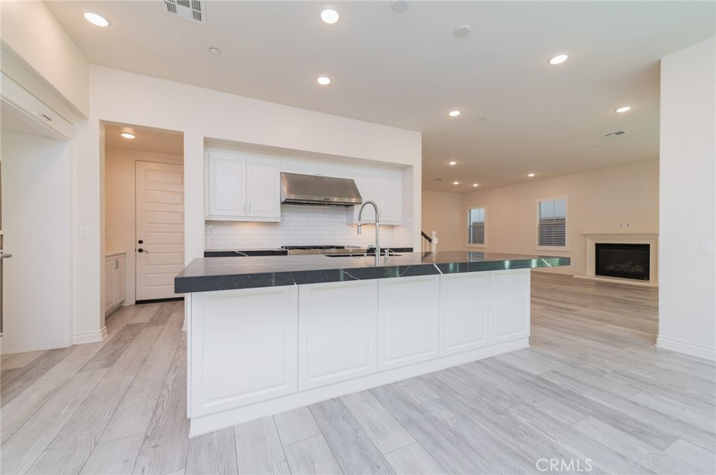 MLS #OC25255909 image #15