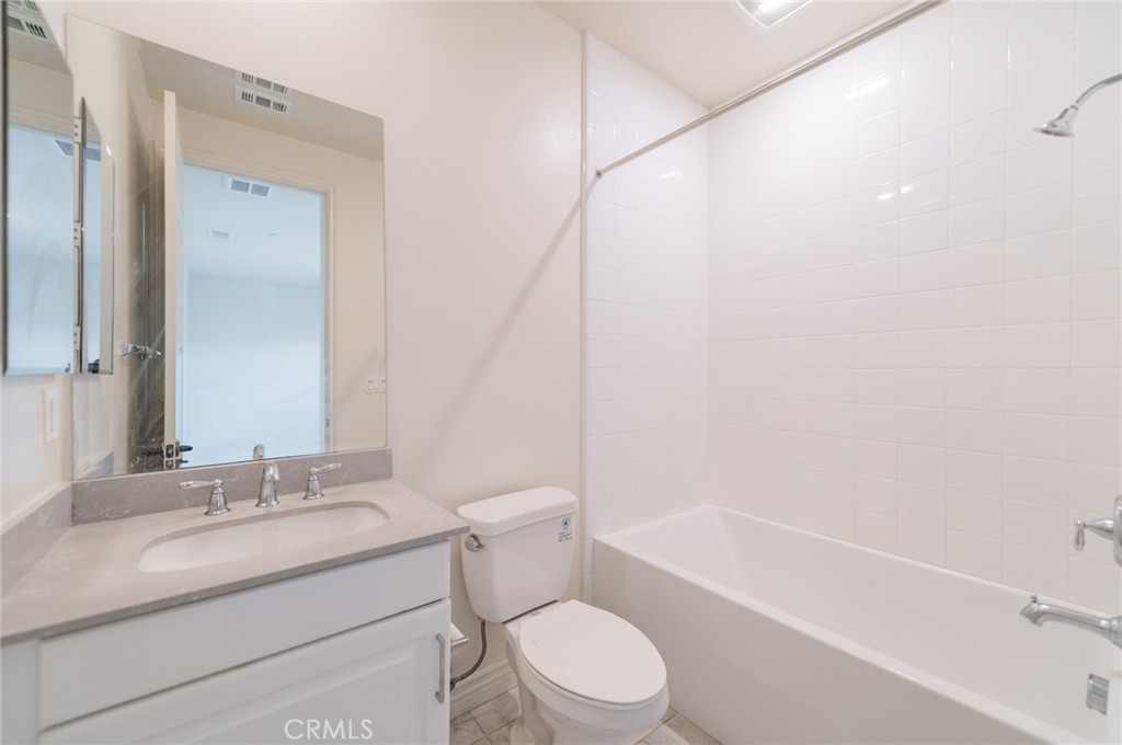 MLS #OC25255909 image #23