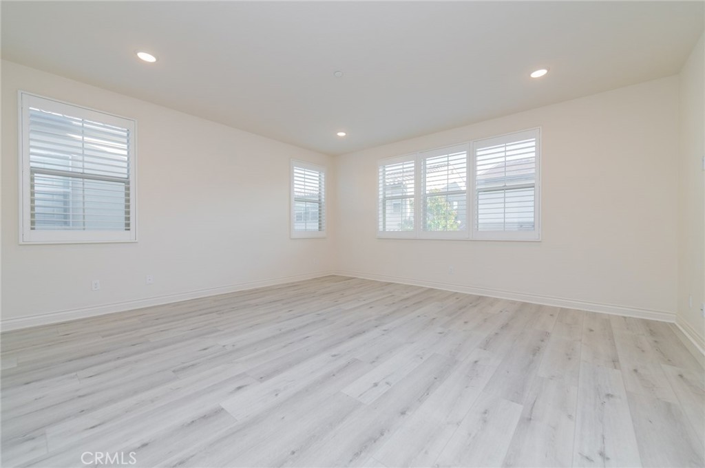 MLS #OC25255909 image #27