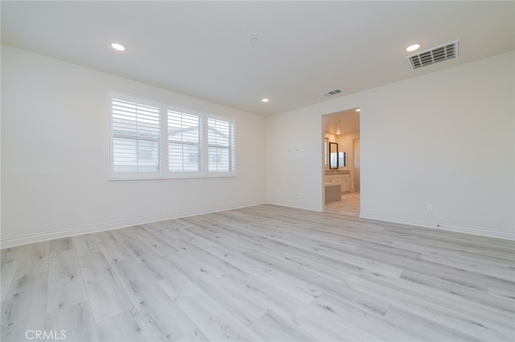 MLS #OC25255909 image #28