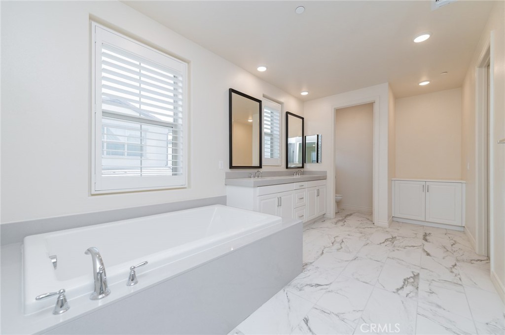 MLS #OC25255909 image #29