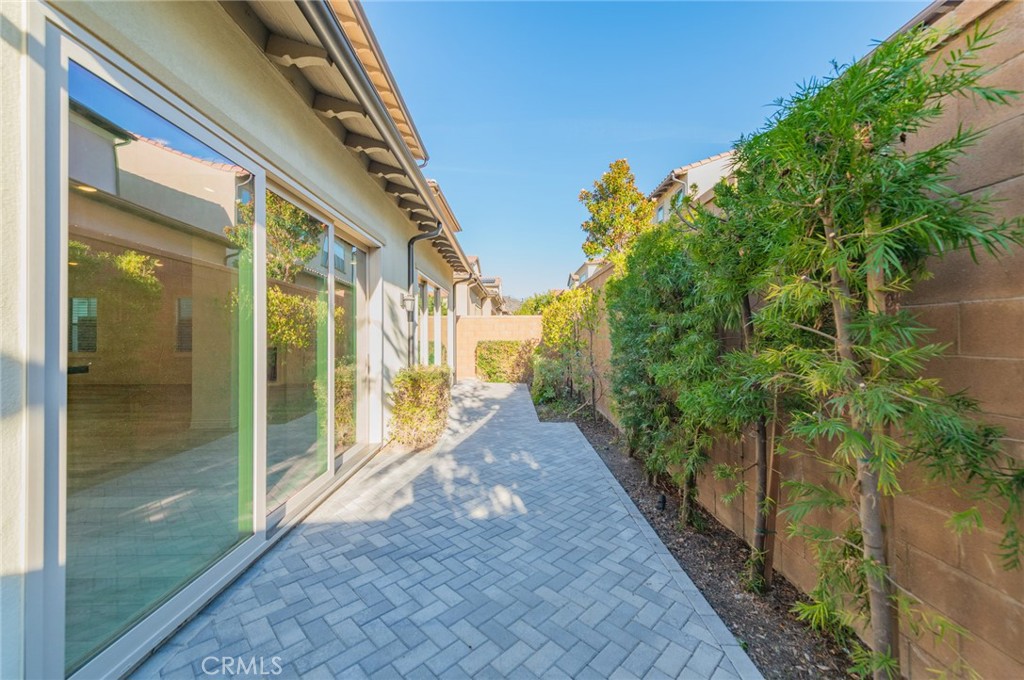 MLS #OC25255909 image #36