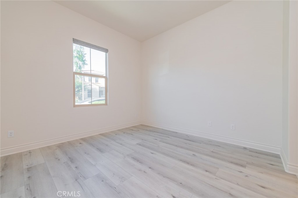 MLS #OC25255909 image #4