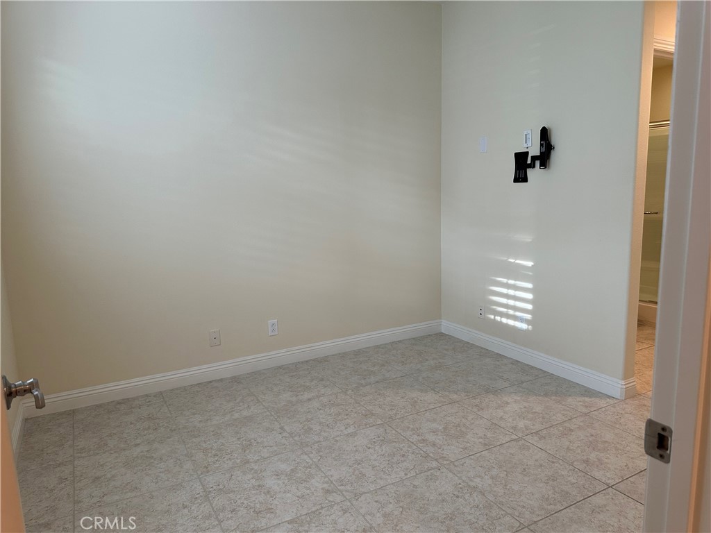 MLS #OC25255914 image #16