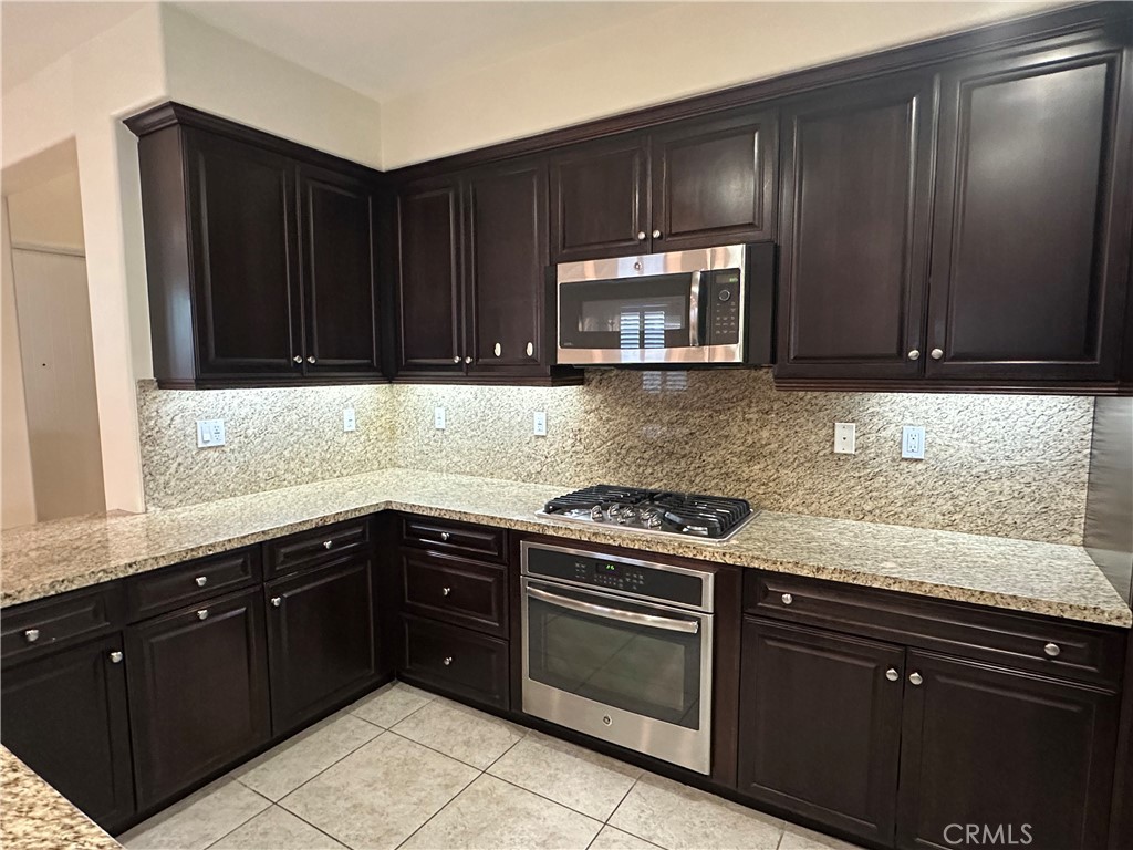 MLS #OC25255914 image #4