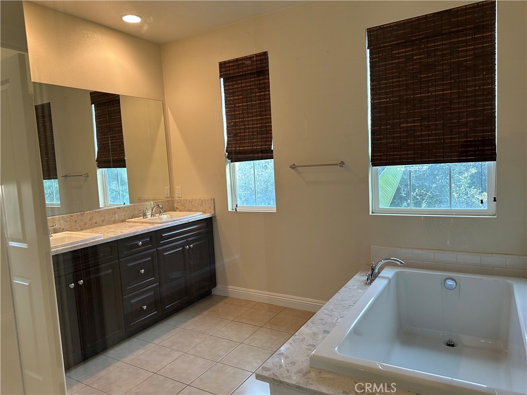 MLS #OC25255914 image #6