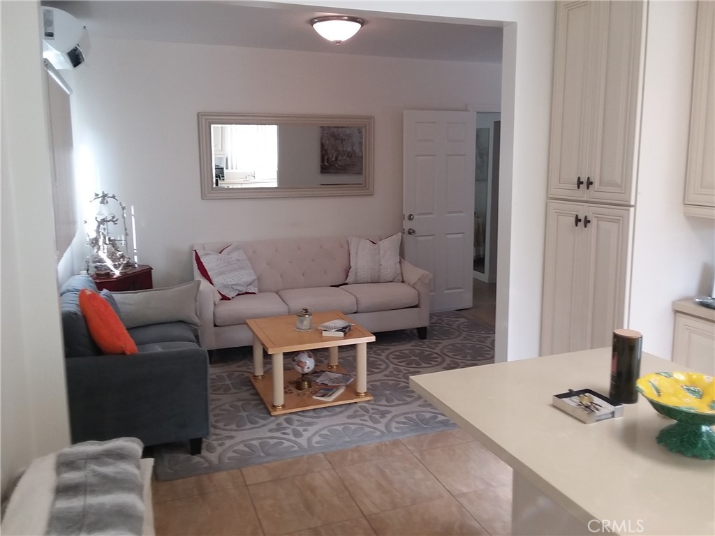 MLS #OC25255921 image #5