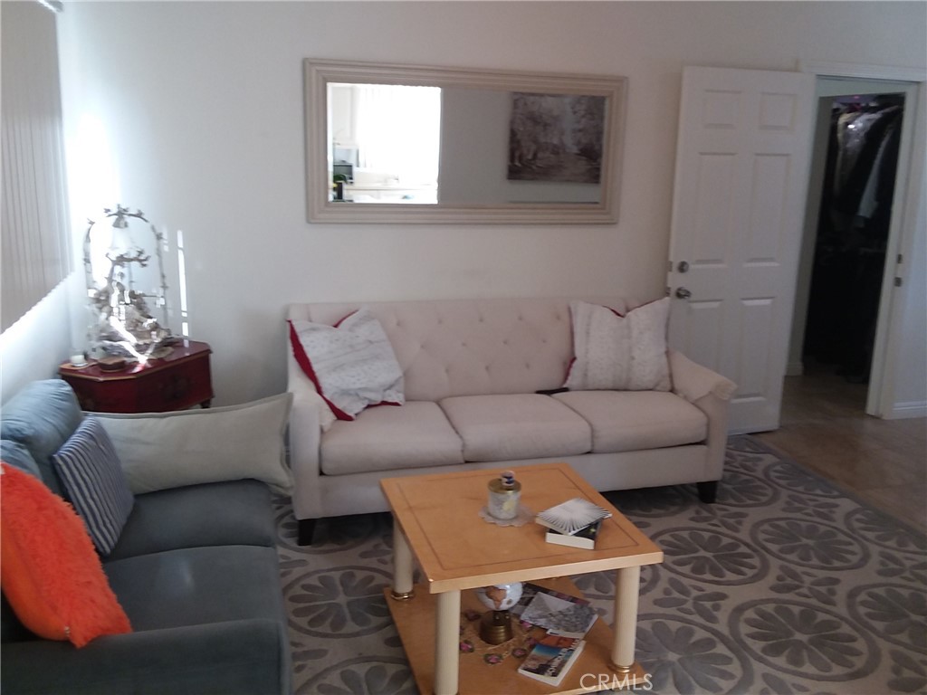 MLS #OC25255921 image #6