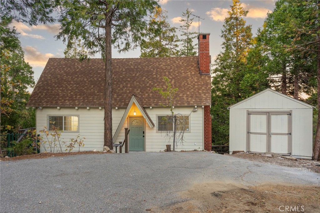 MLS #OC25255931 image #1