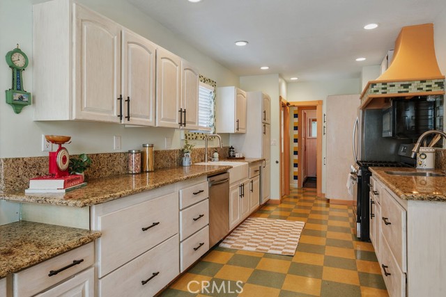 MLS #OC25255946 image #16