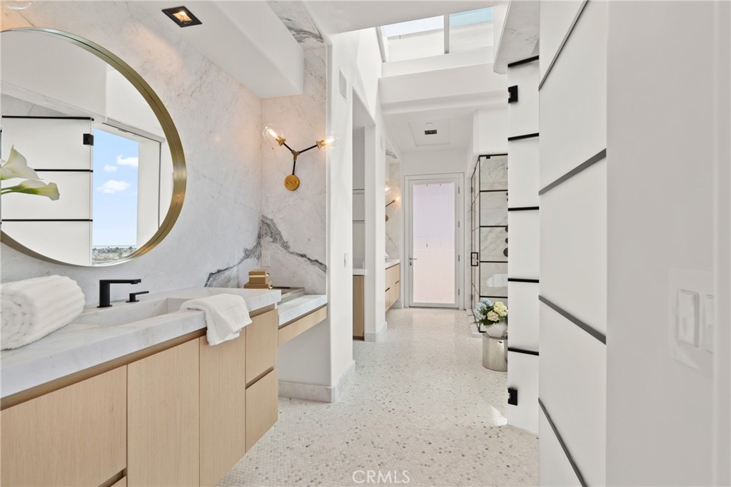 MLS #OC25255989 image #44