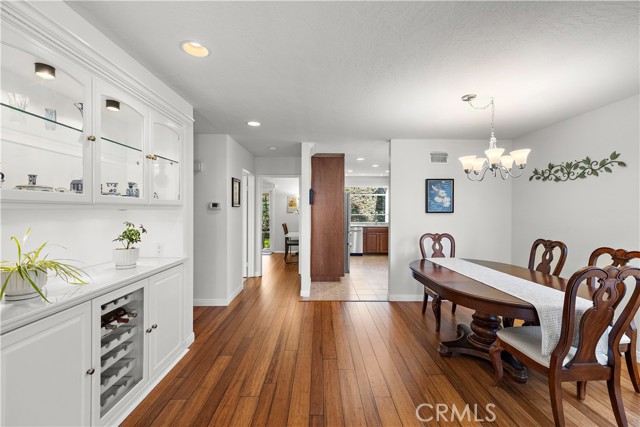 MLS #OC25256020 image #1