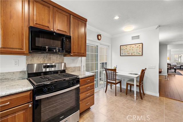 MLS #OC25256020 image #6