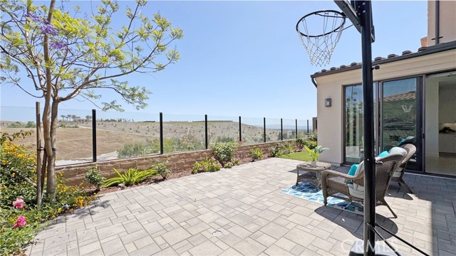 MLS #OC25256028 image #2