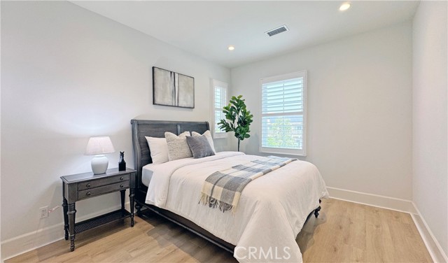 MLS #OC25256028 image #21