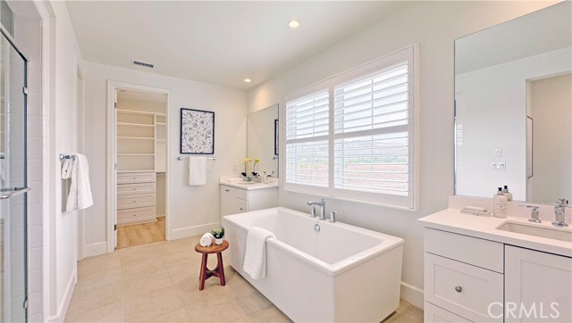 MLS #OC25256028 image #22