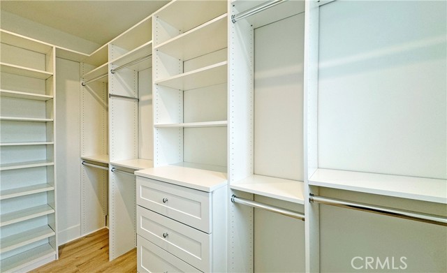 MLS #OC25256028 image #23