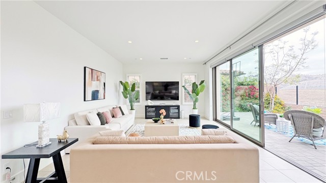 MLS #OC25256028 image #5